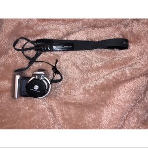 Konica Minolta DiMage Z2 4.0 Megs Pixels Camera